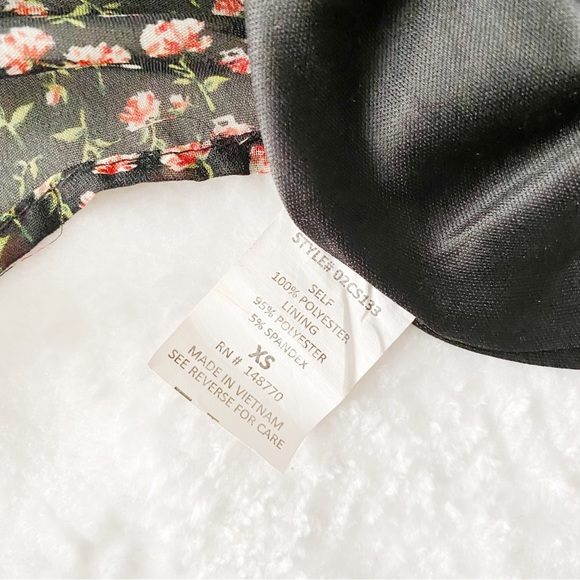 Ditsy Floral Print Multi-tiered Skirt - Picture 9 of 10